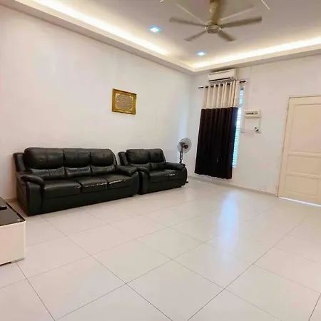 Niana Homestay Melaka -Near Town Exterior photo